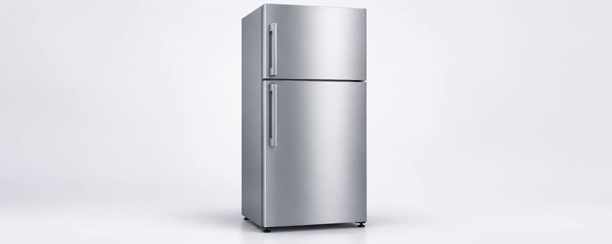 Ilustración de refrigerador de dos puertas sobre fondo claro.