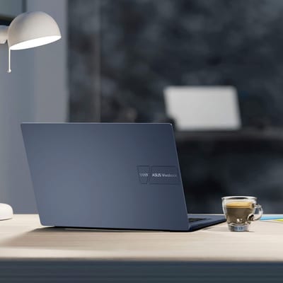 ASUS Vivobook 14 X1404VA: tapa y diseño Quiet Blue