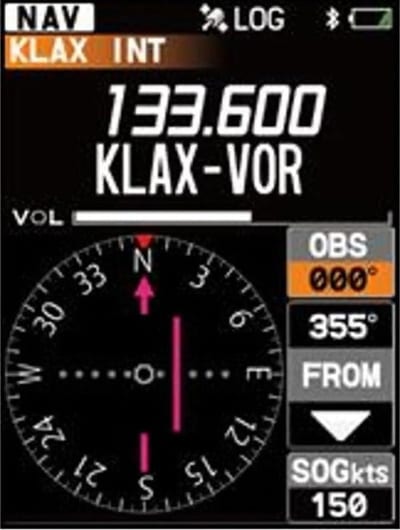 Ejemplo de pantalla de navegación VOR del Yaesu FTA-850L con indicador de rumbo